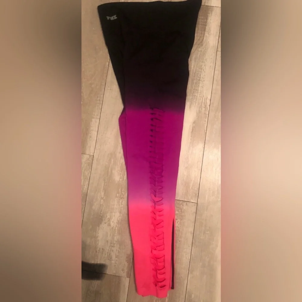 VSpink rare htf side cut leggings size medium price firm last price❌ - Picture 7 of 9
